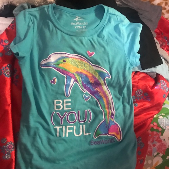 Tops - Picture 7 of 8